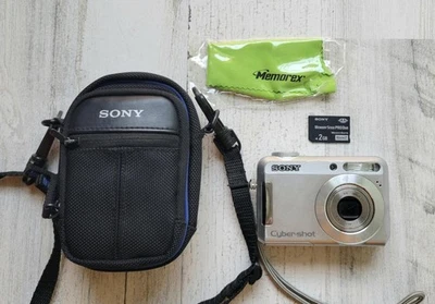 Sony Cyber-shot DSC-S650 7.2MP Digital Camera Silver W/ Card & Case Tested - Image 1 of 4