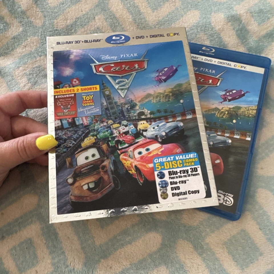 Cars 2   (3-D Blu-Ray/Blu-Ray/DVD 2011)  Disney Pixar w/Lenticular Slipcover OOP - Image 1 of 4