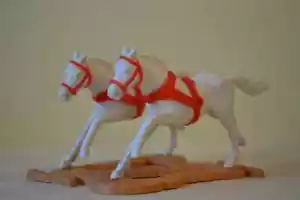 Timpo Carriage Horses White Red Reins - Picture 1 of 2