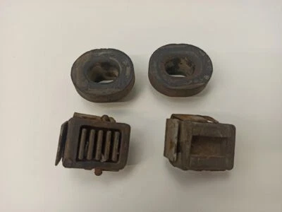 Ford Mustang IV 2000 Set Radiator mount bracket rubber PUM35168 - Image 1 of 4