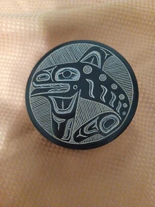 Vintage Inuit Signed Handmade in Canada Pearlite Totem Pole Whale Trinket Box - Picture 1 of 6