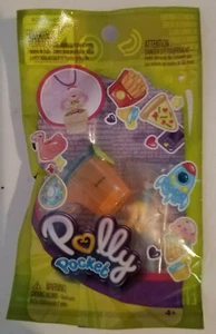 Polly con anello arancione bevanda tropicale Polly Pocket piccolo ciondolo da asporto Tiki. NUOVO! - Foto 1 di 2