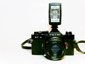 Robuste und schöne Petri MF-2 mit Original Objektiv - Bild 1 von 6