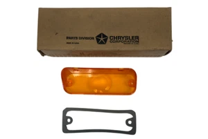 1968 Chrysler Left Side Park Turn Signal Light Amber Lens W/ Gasket 3004155 NOS - Picture 1 of 12