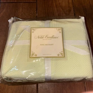 NEW Noble Excellence TRELLIS King Bedskirt Creamy Yellow 78x80 w/15” Drop - Picture 1 of 3