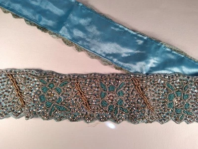Borde de sari vintage con cuentas azul turquesa de 34" de longitud  Foto 1 de 4
