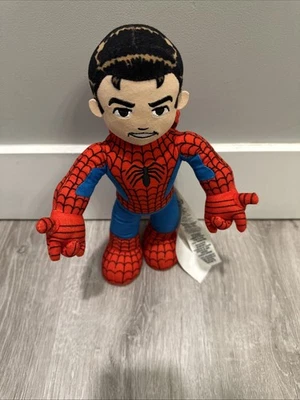 Juguete de peluche Beyond Amazing Spiderman 60 aniversario enmascarado desenmascarado articulado Foto 1 de 4