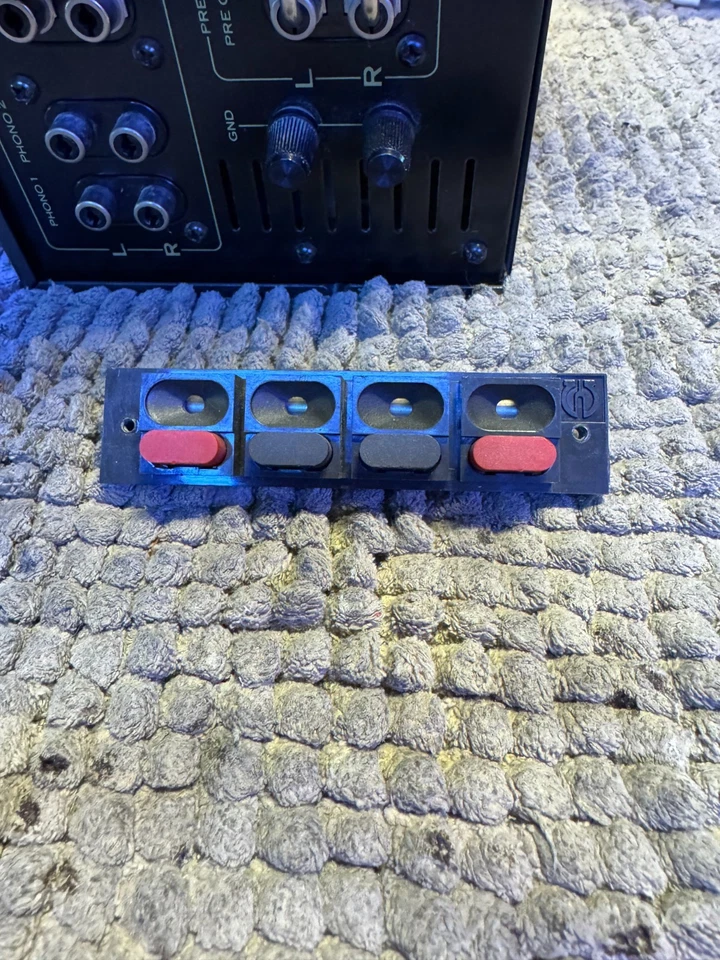 Terminal de altavoces amplificador Pioneer SA-8500 ii / SA-8500.Original. Foto 1 de 1