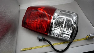Luz trasera lado del pasajero Toyota Tundra 2010-2013 con bombillas envío gratuito EE. UU. - Imagen 1 de 7