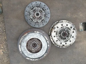 Land Rover Discovery 3, 2.7 TDV6, 2005-09, Manual Gearbox Dual Mass Flywheel - Picture 1 of 6