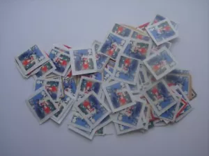 100 2nd class XMAS stamps - on paper /unfranked. Face value £87. Lot 4 - Picture 1 of 1