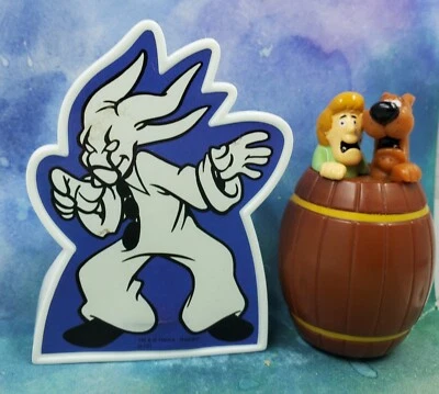 Винтажные фигурки Scooby Doo and Shaggy In Barrel Escaping Luna Ghost Dairy Queen  - Изображение 1 из 4