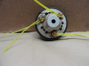 WeedEater Featherlite FX26S gas trimmer spool OEM - Picture 1 of 4