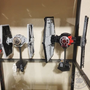 Soporte de exhibición adecuado para LEGO® 75300 y 75211 Star Wars Imperial TIE Fighter - Imagen 1 de 3