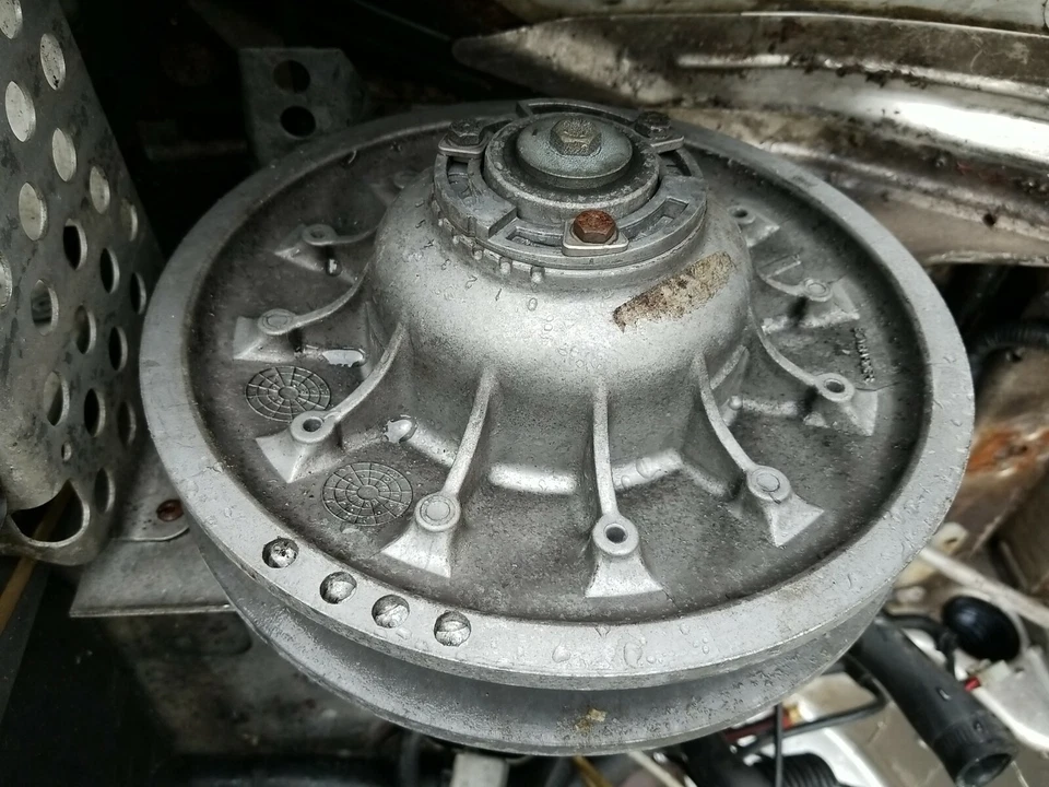 2002 Ski Doo Legend 600 ZX chassi embreagem secundária 500 700 800  - Imagem 1 de 1