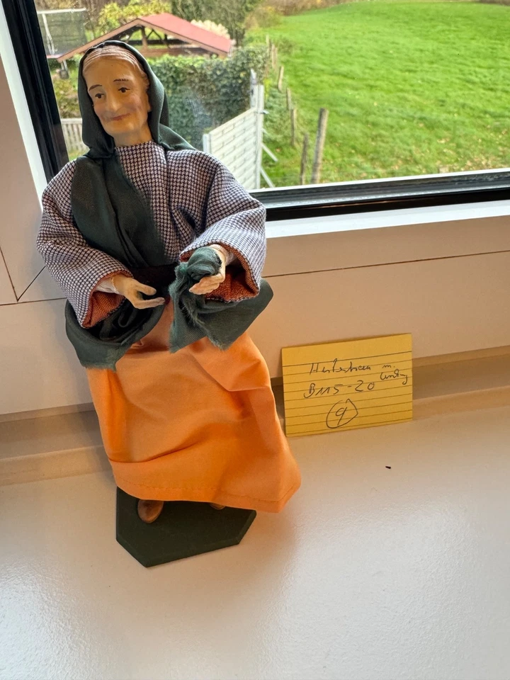 Lang  Oberammergau Krippenfigur B 20  Hirtenfrau  bewegliche Glieder -bekleidet - Bild 1 von 1