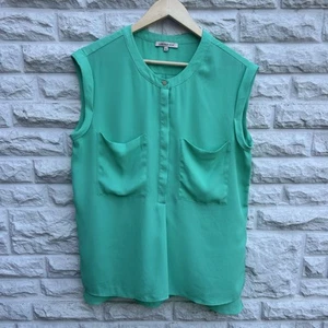 M&S Limited Edition Green Sleeveless Blouse UK 14 Utility Popover Top Pockets - Picture 1 of 7