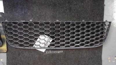 PARAGOLPES DELANTERO REJILLA INFERIOR VOLKSWAGEN GOLF GTI 1K0853677B B3729 Foto 1 de 4