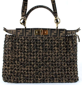 Bolso de Mano Convertible FENDI Tobacco Zucca 1974 FF Logo Entrelazado Mediano PEEKABOO - Imagen 1 de 21