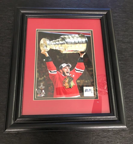 Jonathan Toews Blackhawks Unsigned 2015 Stanley Cup Champs Raising Cup Framed Cover
