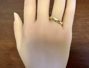Fede nuziale in oro giallo 10 kt larghezza 4 mm misura 10,5 - 10,75 - Foto 1 di 7