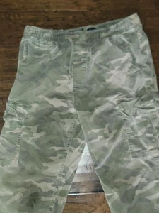 American Eagle Distressed Camo Flex Pants size Medium Preowned M MED - Picture 1 of 6