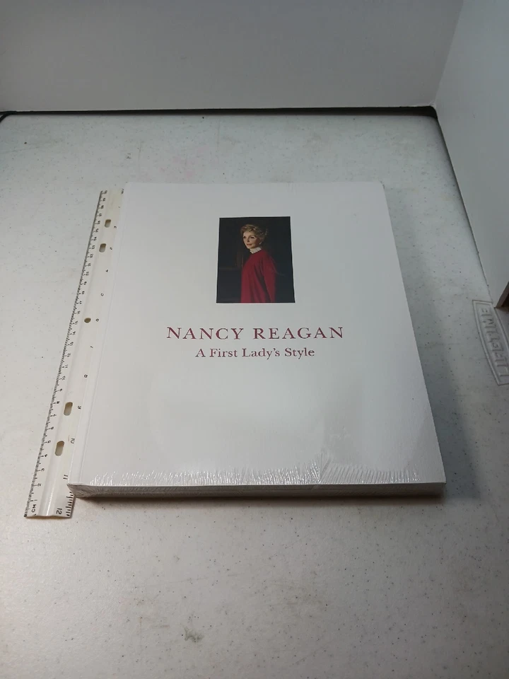 Nancy Reagan a First Lady's Style 2007 by Bob Colacello 0979830001