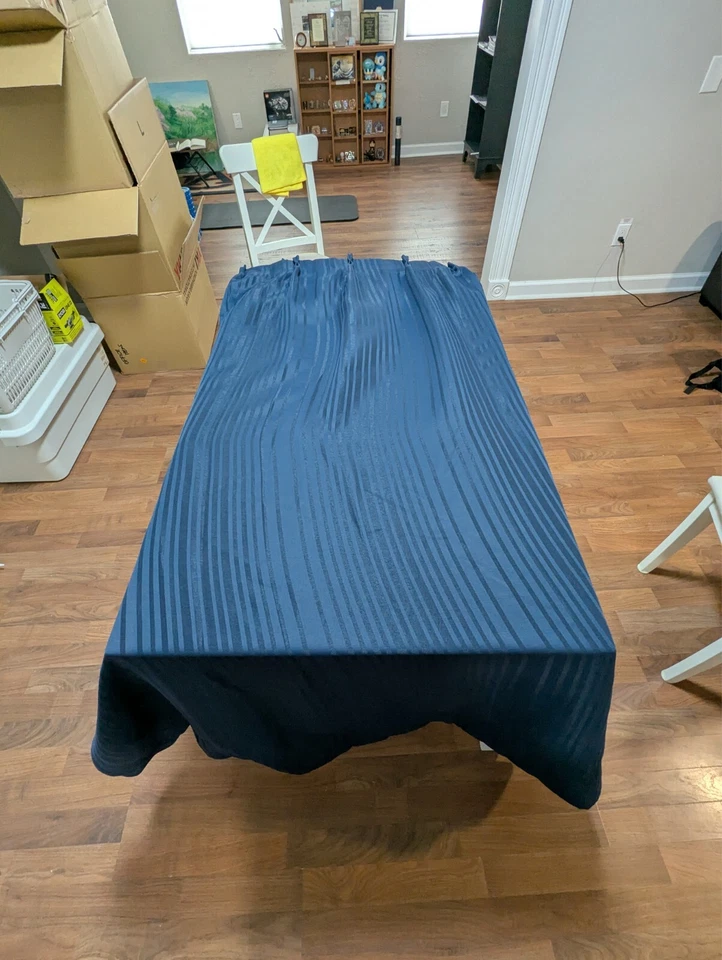 Cortinas filtrantes luz azul marino 40" x 66" usadas en muy buen estado Foto 1 de 1