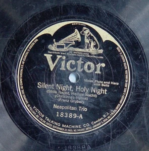 78 RPM 10": Victor 18389 Neapolitan Trio Silent Night F Lapitino Christmas Hymns - Picture 1 of 4