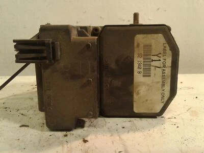 Conjunto de bomba y motor ABS usado se adapta a: Saturn serie L 2002 grado de montaje Foto 1 de 4