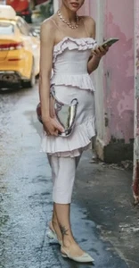 NUEVO CON ETIQUETAS Brock Collection x H&M •XS• Vestido con Volantes Algodón Rosa Ajustado en Niveles - Imagen 1 de 12