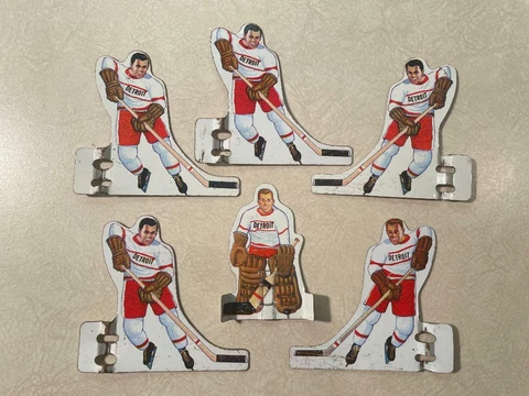 1970 MUNRO DETROIT RED WINGS TIN MAN TABLE HOCKEY GAME PLAYERS Cover