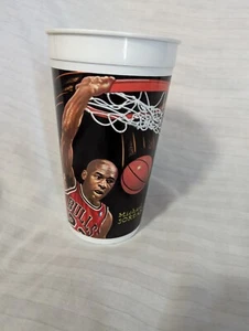 Vintage 1995 McDonalds Michael Jordan Looney Tunes Bugs Bunny Plastic Cup RARE - Picture 1 of 8