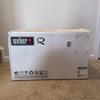 AZUL - NUEVO/ABIERTO - Weber Q1200 Líquido Exterior Propano Barbacoa Parrilla Titanio Foto 1 de 4