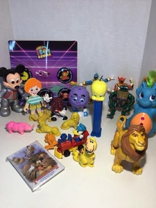 Lustiges Vintage Spielzeug Lot Radiergummis, Darlin Dino, König der Löwen, Mickey Mouse, Tweety Vogel - Bild 1 von 7