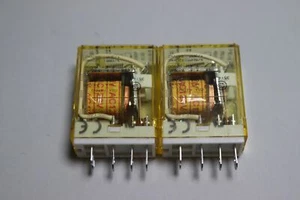 IDEC RH1B-UAC120V POWER RELAY, SPDT, 120VAC, 10A, PLUG in - Picture 1 of 5