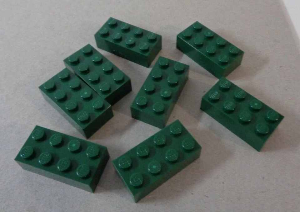 LEGO {3001} 4260493 2x4 Bricks Earth Green x8 Parts & Pieces ** - Image 1 of 1