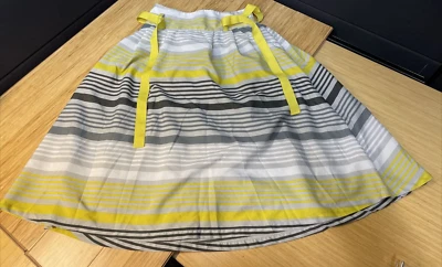 Saia elástica feminina Old Navy listrada plissada forrada de seda tamanho XS KG - Imagem 1 de 4