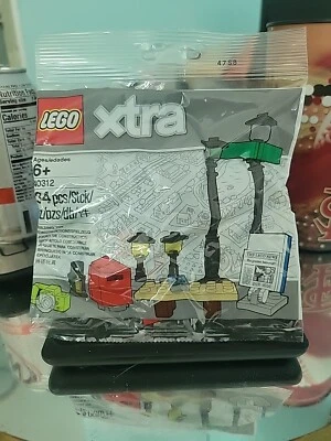 New, Sealed Lego Xtra 40312: Streetlamps - Image 1 of 2