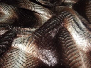 Material de tela de piel sintética de súper lujo - PEACOCK CHEVRON DE FELPA CORTO - Imagen 1 de 1