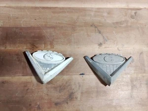 1962-1966 GMC Truck Hood Emblems used pair V6 weathered  - Bild 1 von 9