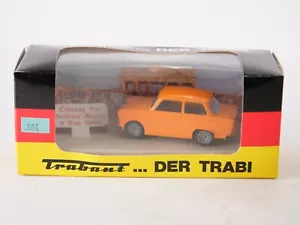 Vitesse 1/43 Trabant 601 orange - Foto 1 di 10