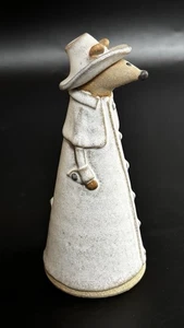 Figura de ratón de cerámica de estudio alto en sombrero y abrigo de 13,5 cm de alto - Imagen 1 de 6