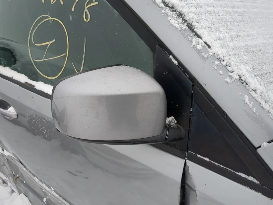 2011 Dodge Grand Caravan Passenger Right Side View Power Door Mirror V19PU - Image 1 of 4