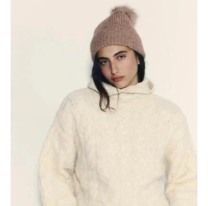 Women’s ZARA Knit Pompom Beanie Size M - Picture 1 of 5