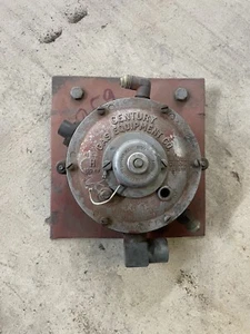 INTERNATIONAL 656 Lp Converter And Mounting Bracket - Picture 1 of 5