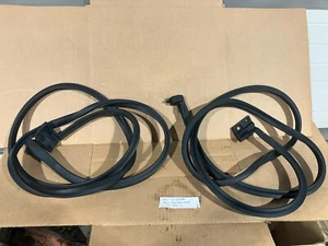 1961-62 Chevrolet Corvette Door Weatherstrips RH/LH 70-3916-72 - Picture 1 of 1