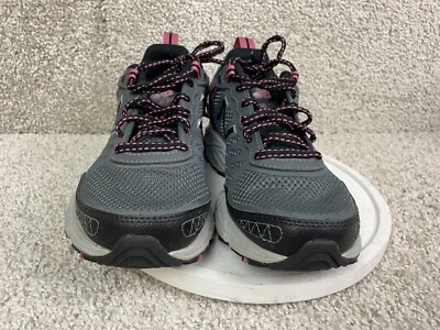 Zapato para correr New Balance 573 V2 Trail & Off Road para mujer 7 mallas con cordones negro Foto 1 de 4