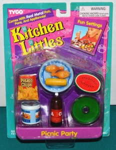NUEVO 1995 COCINA LITTLES PICNIC FIESTA ACCESORIOS IDEAL PARA BARBIE GELATINA MOLDE + - Imagen 1 de 4