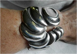 Bold Los Ballesteros Sterling Silver Mexico Cuff 2 1/4 Inch Tall 71g Fits 6 3/4" - Picture 1 of 5